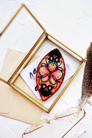 Brooch Embroidery Kit Decoration Playful curls
