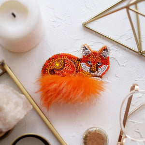 Brooch Embroidery Kit Decoration Redtail
