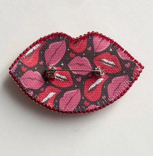 Brooch Embroidery Kit Decoration Passionate Kisses (Decoration)