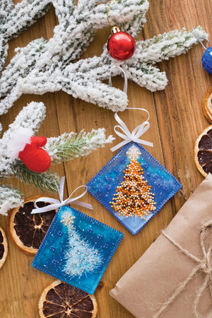 Christmas and New Year Decor Kit Decoration There is a Christmas tree born in a forest!