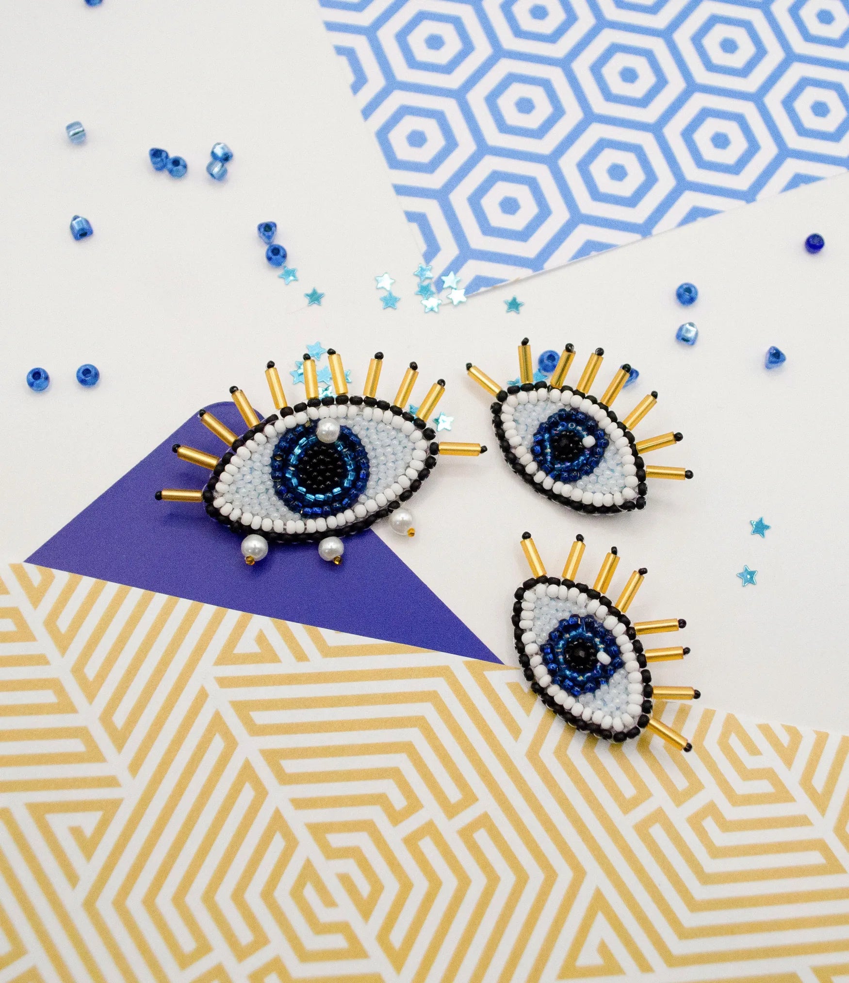 Brooch Embroidery Kit Decoration Mirror of the Soul (Decoration)