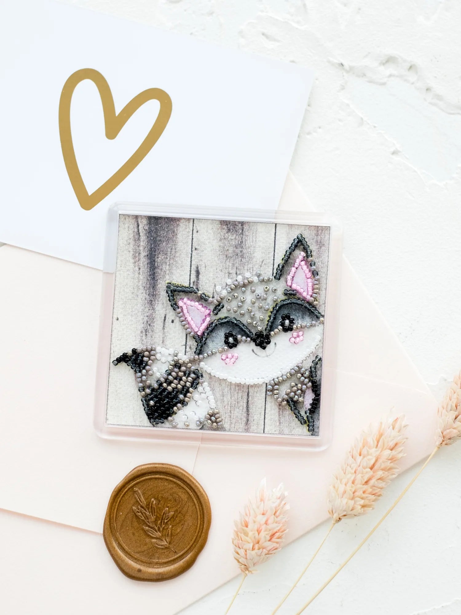 Magnets Bead Embroidery Kit Magnets Bead embroidery kit Who`s there?