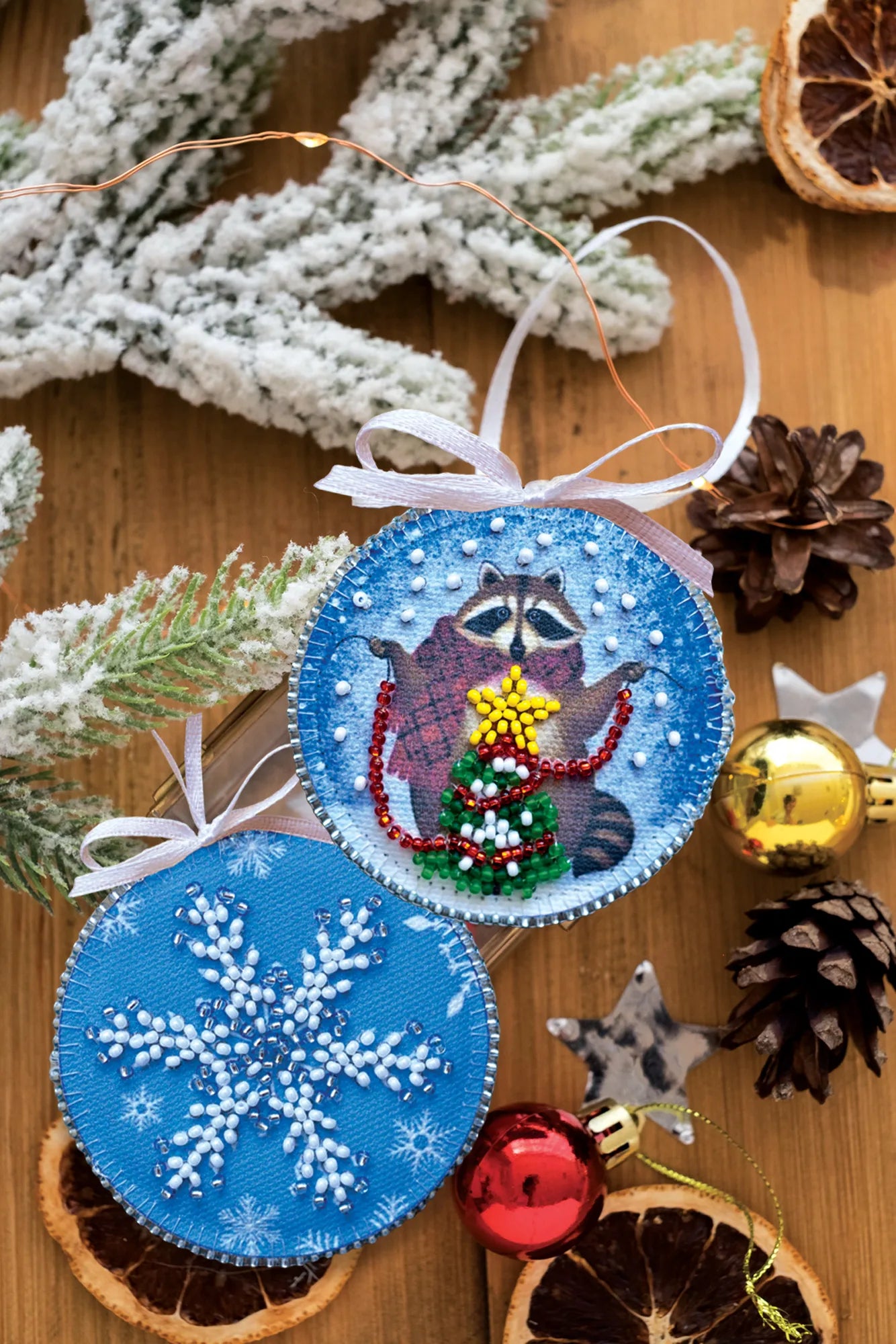 Christmas and New Year Decor Kit Decoration Racoon and Christmas