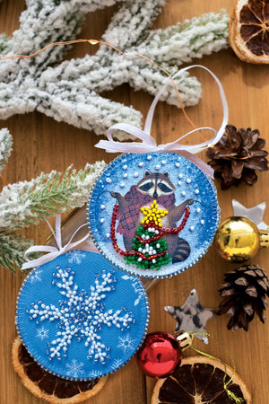Christmas and New Year Decor Kit Decoration Racoon and Christmas