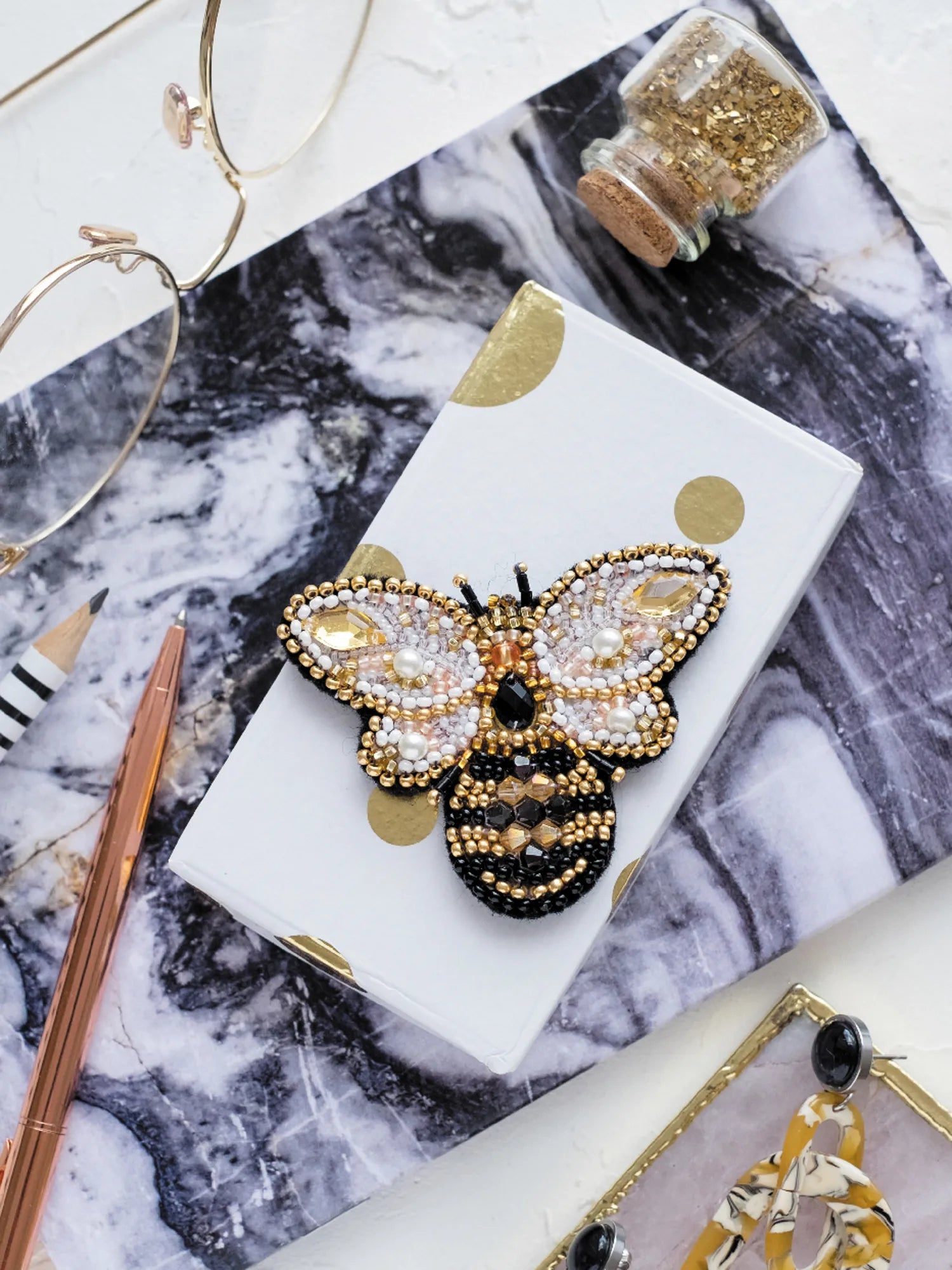 Brooch Embroidery Kit Decoration Golden bee