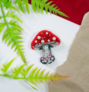Brooch Embroidery Kit Decoration Forbidden Beauty (Decoration)