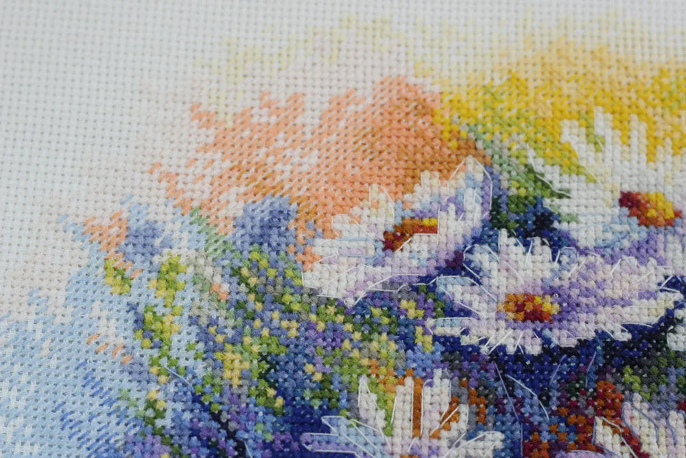 Cross Stitch Kit Cross-stitch kits Watercolour camomiles