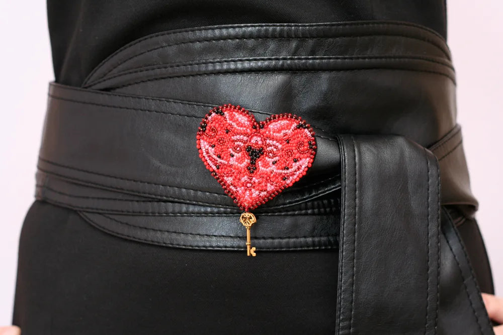 Brooch Embroidery Kit Decoration The key to the heart-1
