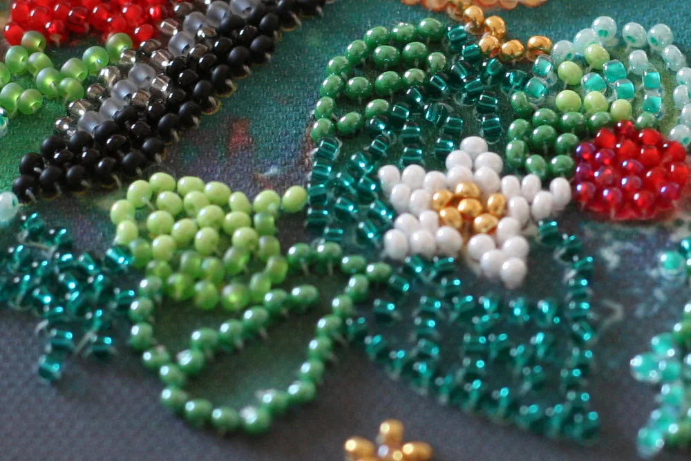 Bead Embroidery Kit Mid-sized bead embroidery kit Would you like a berry?