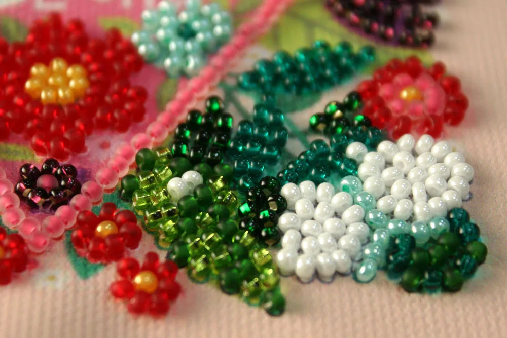 Pennant Bead Embroidery Kit Pennant-kit Bead Embroidery Happy heart
