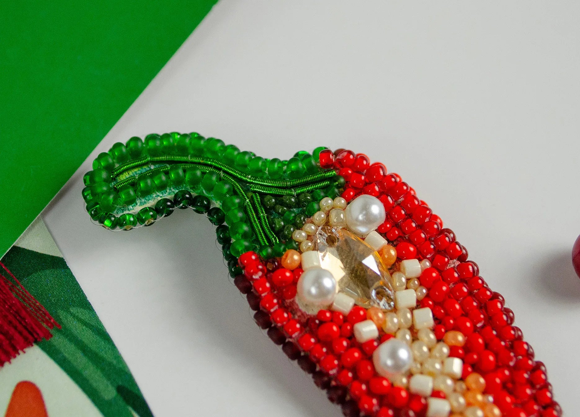 Brooch Embroidery Kit Decoration Hot pepper (Decoration)