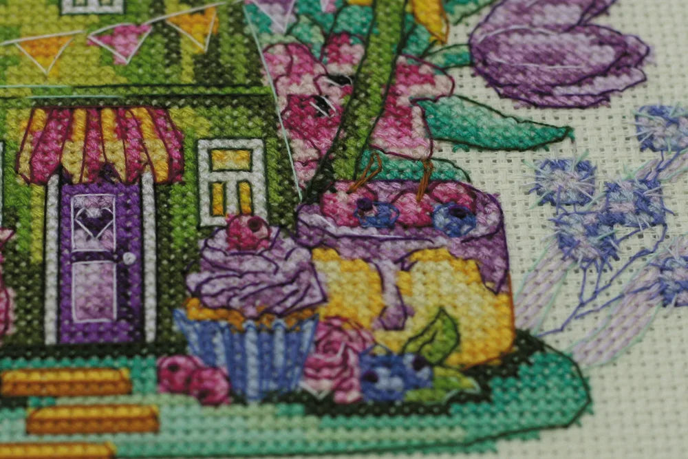 Cross Stitch Kit Cross-stitch kits Berry cupcakes