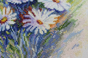 Cross Stitch Kit Cross-stitch kits Watercolour camomiles